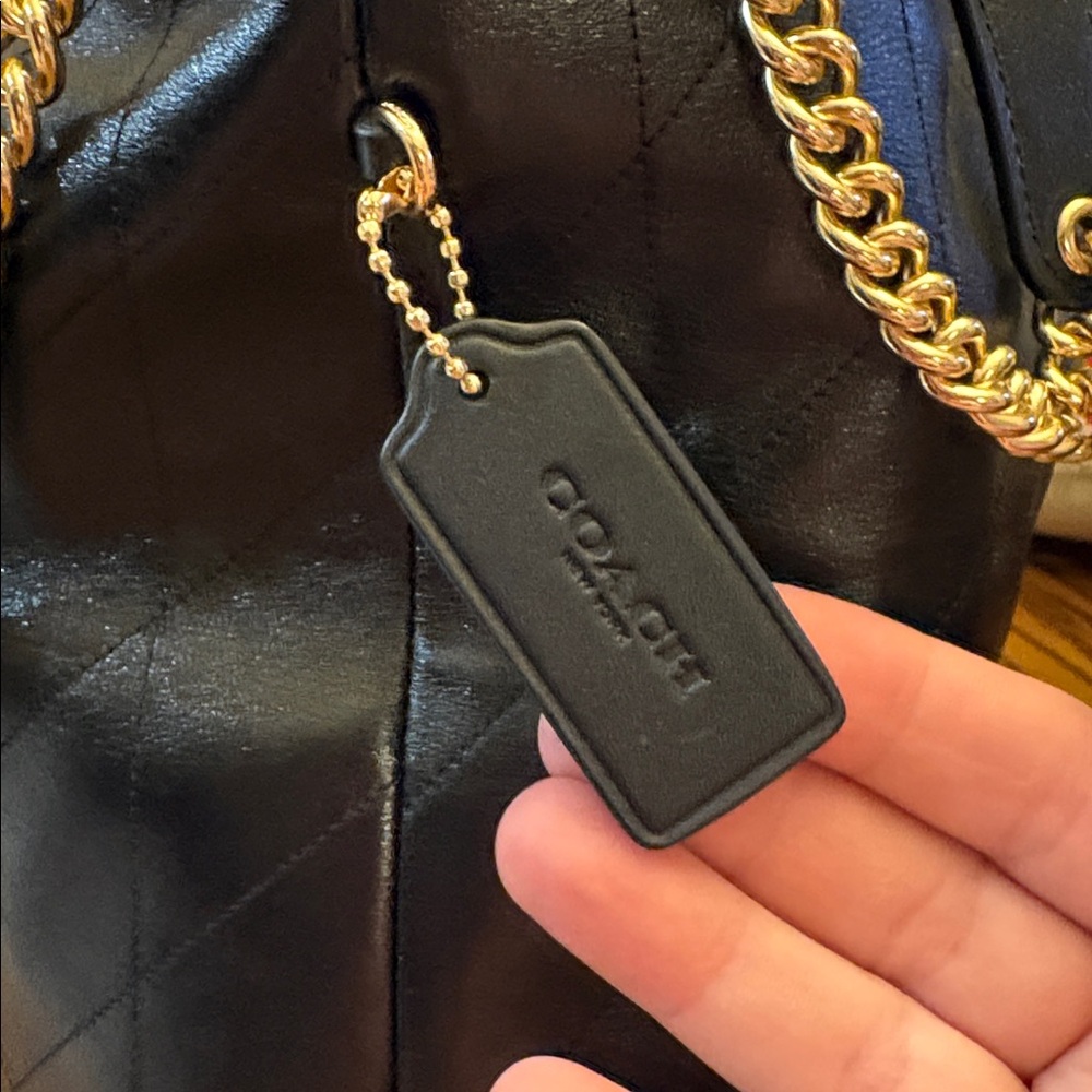 Coach Evelyn Black Leather Quilted Shoulder Bag with Gold Chain - Picture 2 of 9